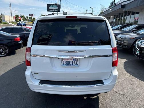 2014 Chrysler Town & Country Touring