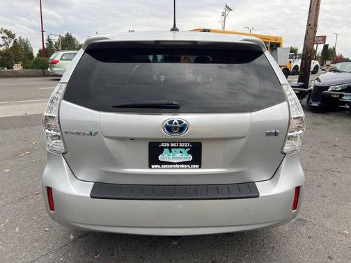 2013 Toyota Prius v Five