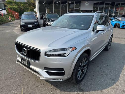 2017 Volvo XC90 T6 Momentum