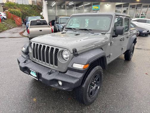 2020 Jeep Gladiator Sport