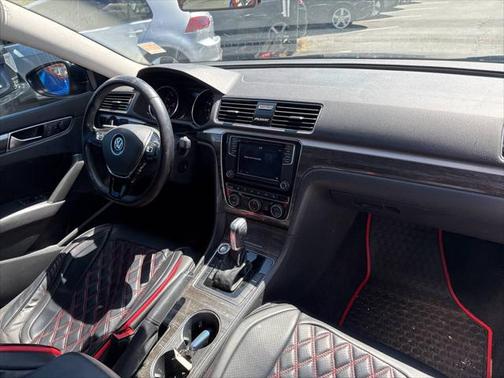 2018 Volkswagen Passat 2.0T SE