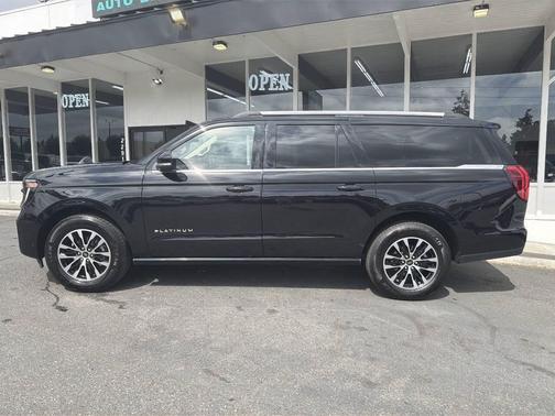 Agate Black 2025 Ford Expedition Max Platinum