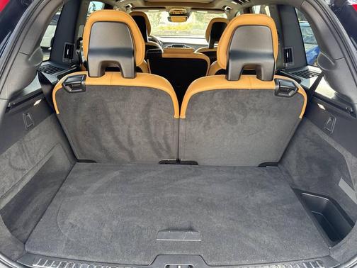 2017 Volvo XC90 T6 Momentum
