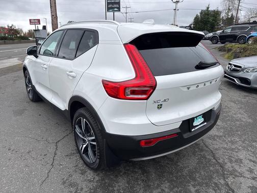 2019 Volvo XC40 T5 Momentum