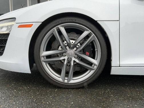 Ibis White 2014 Audi R8 4.2