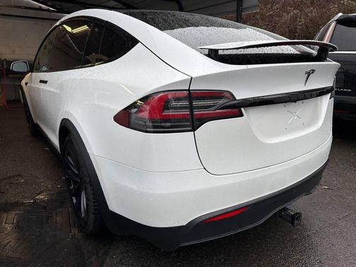 2022 Tesla Model X Dual Motor All-Wheel Drive