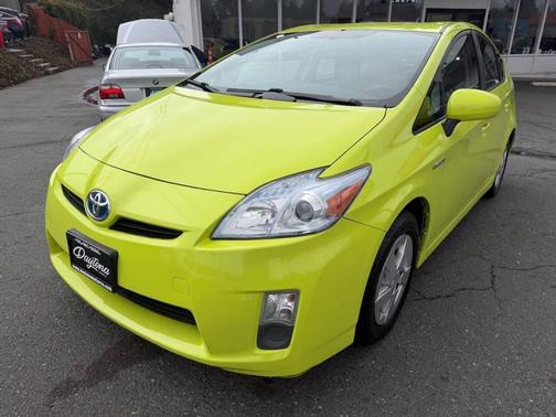 Yellow 2010 Toyota Prius II