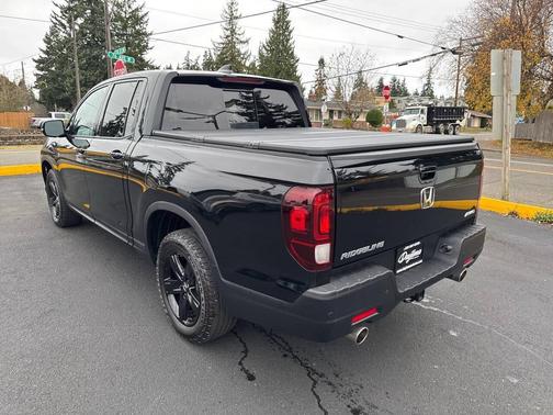 2022 Honda Ridgeline Black