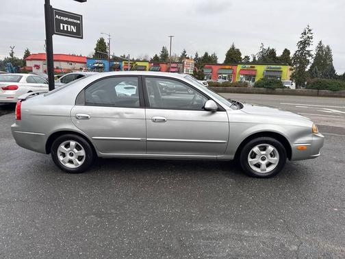 2004 Kia Spectra GS 4dr Hatchback