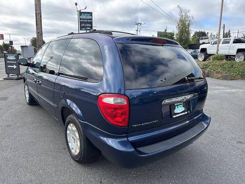 2001 Chrysler Town & Country LX