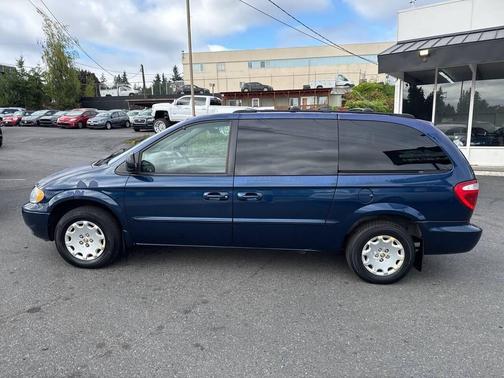 2001 Chrysler Town & Country LX