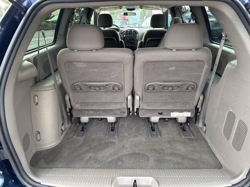2001 Chrysler Town & Country LX