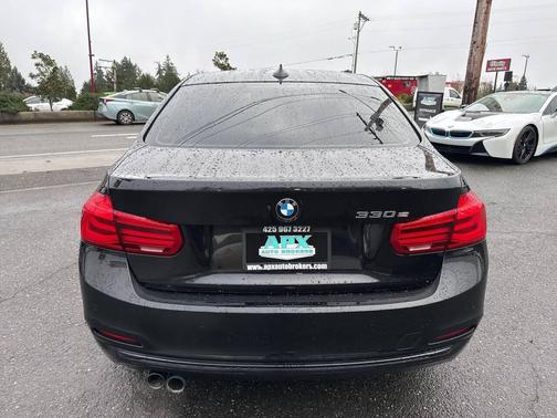 2017 BMW 330e iPerformance