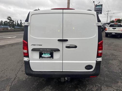 2017 Mercedes-Benz Metris Base