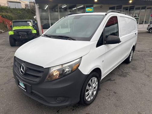 2017 Mercedes-Benz Metris Base