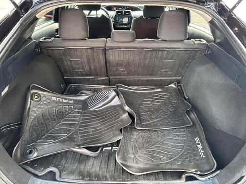 2016 Toyota Prius Three