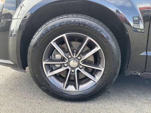Black Onyx Crystal Pearlcoat 2017 Dodge Grand Caravan SXT
