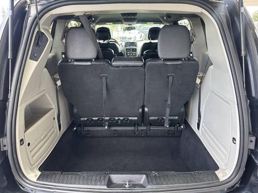 Black Onyx Crystal Pearlcoat 2017 Dodge Grand Caravan SXT