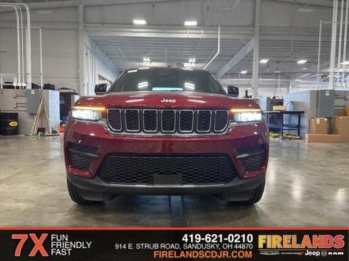 2025 Jeep Grand Cherokee Laredo