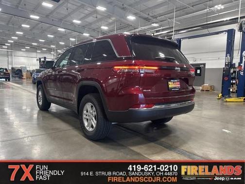 2025 Jeep Grand Cherokee Laredo