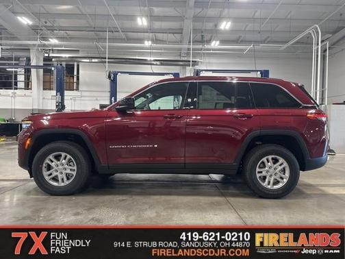 2025 Jeep Grand Cherokee Laredo