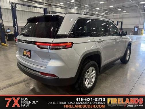 2025 Jeep Grand Cherokee Laredo