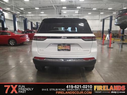 2025 Jeep Grand Cherokee Laredo