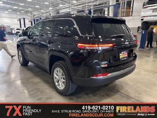 2025 Jeep Grand Cherokee Laredo