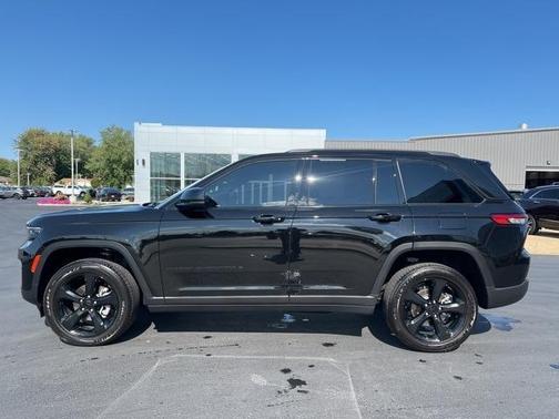 2024 Jeep Grand Cherokee Laredo