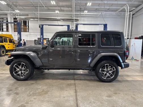 2025 Jeep Wrangler 4xe Sport
