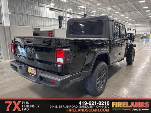 2026 Jeep Gladiator Sport