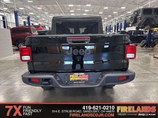 2026 Jeep Gladiator Sport