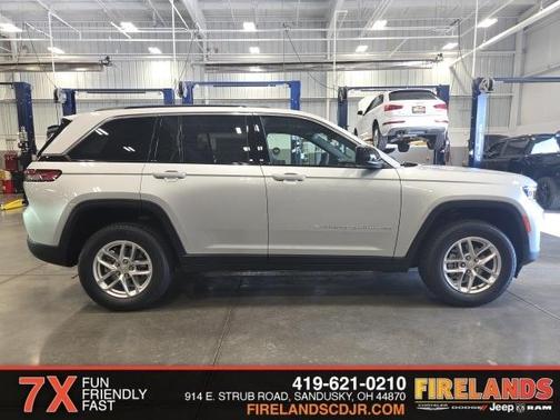 2025 Jeep Grand Cherokee Laredo