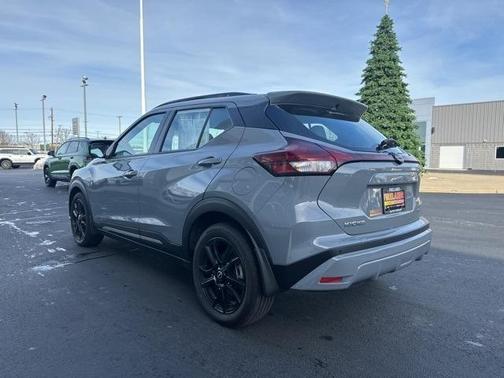 2023 Nissan Kicks SR