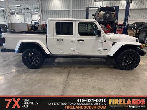 2025 Jeep Gladiator Sport