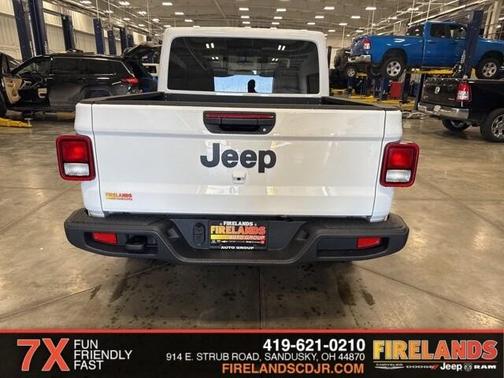 2025 Jeep Gladiator Sport