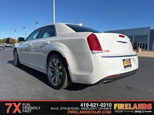 2020 Chrysler 300 Touring