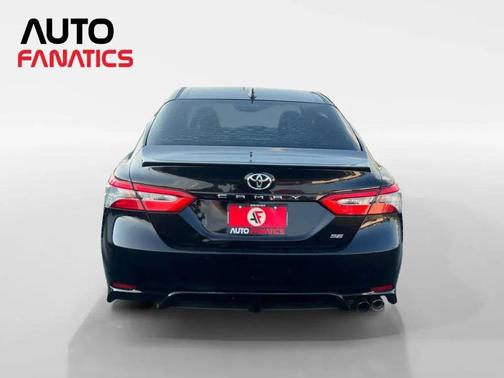 Midnight Black Metallic 2019 Toyota Camry SE