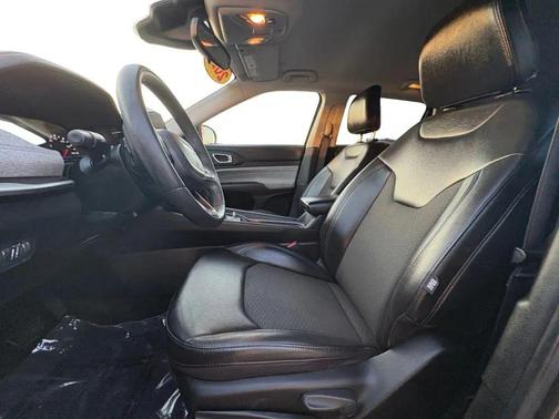 Granite Crystal Metallic Clearcoat 2022 Jeep Compass Latitude