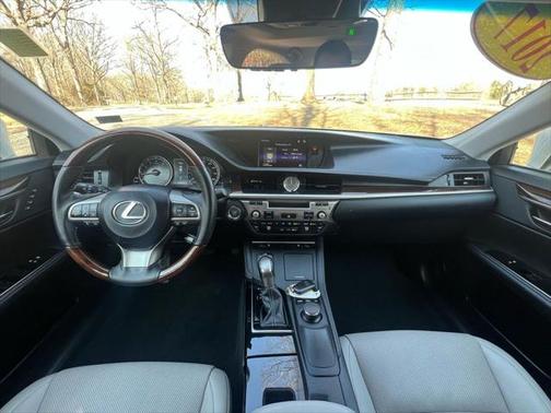 2017 Lexus ES 350 Base