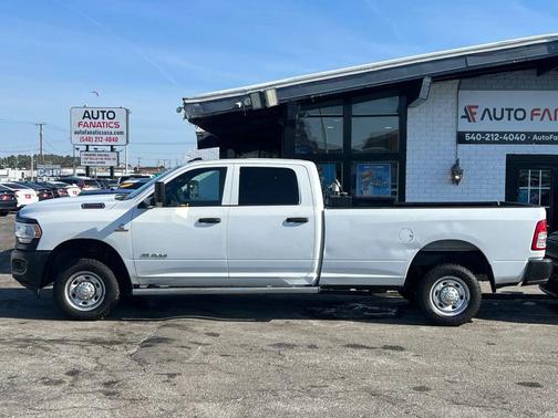 2022 RAM 2500 Tradesman Crew Cab 4x4 8' Box