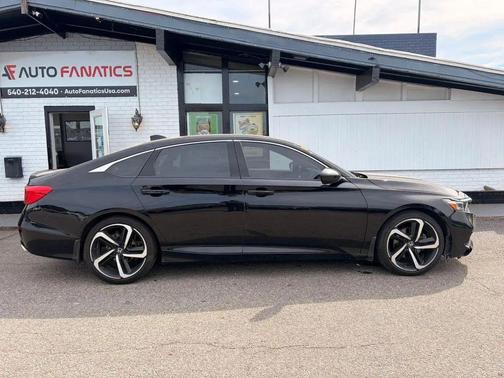 Crystal Black Pearl 2022 Honda Accord Sport 2.0T