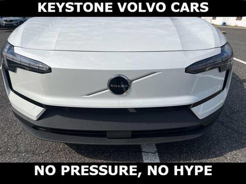 Crystal White 2026 Volvo EX30 Twin Motor Plus