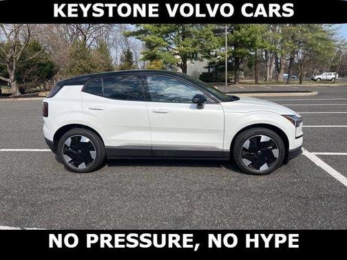 Crystal White 2026 Volvo EX30 Twin Motor Plus