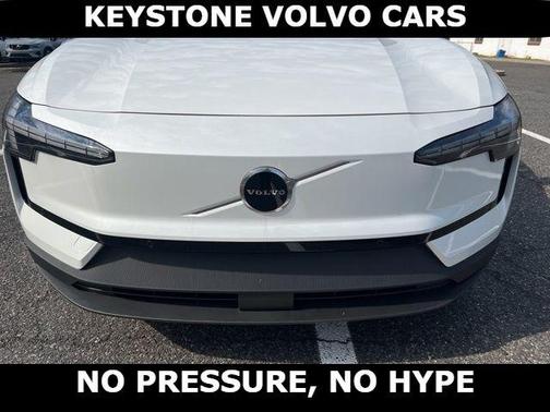 Crystal White 2026 Volvo EX30 Twin Motor Plus