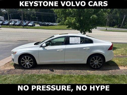 Crystal White 2018 Volvo S60 Inscription T5