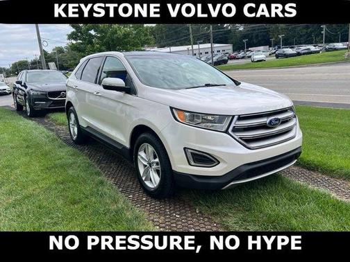 White Platinum Clearcoat Metallic 2017 Ford Edge SEL