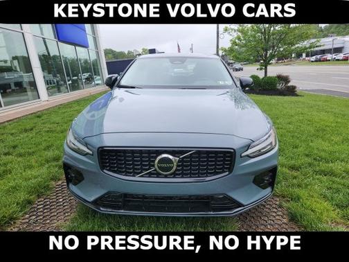 2024 Volvo S60 B5 Core Dark