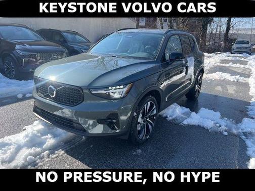 2026 Volvo XC40 B5 Plus