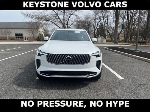 Crystal White 2026 Volvo XC90 B5 Core